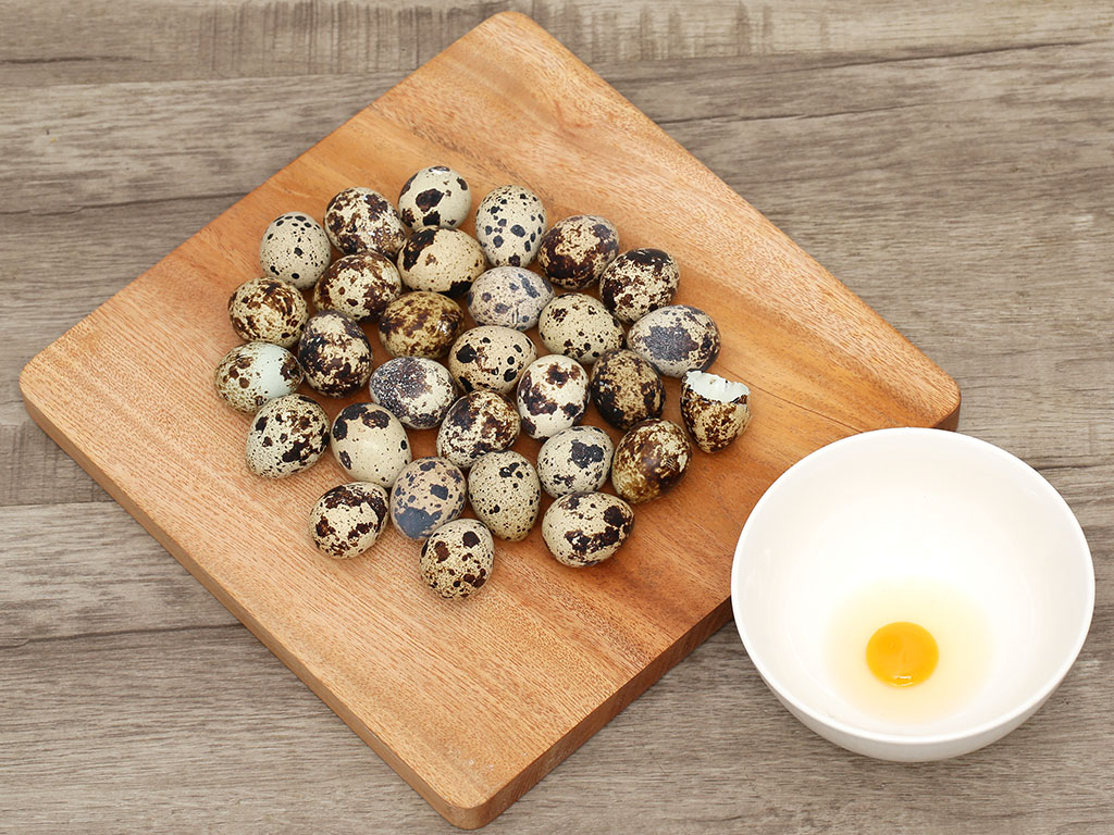 Trứng cút Phương Nam hộp 30 quả 4