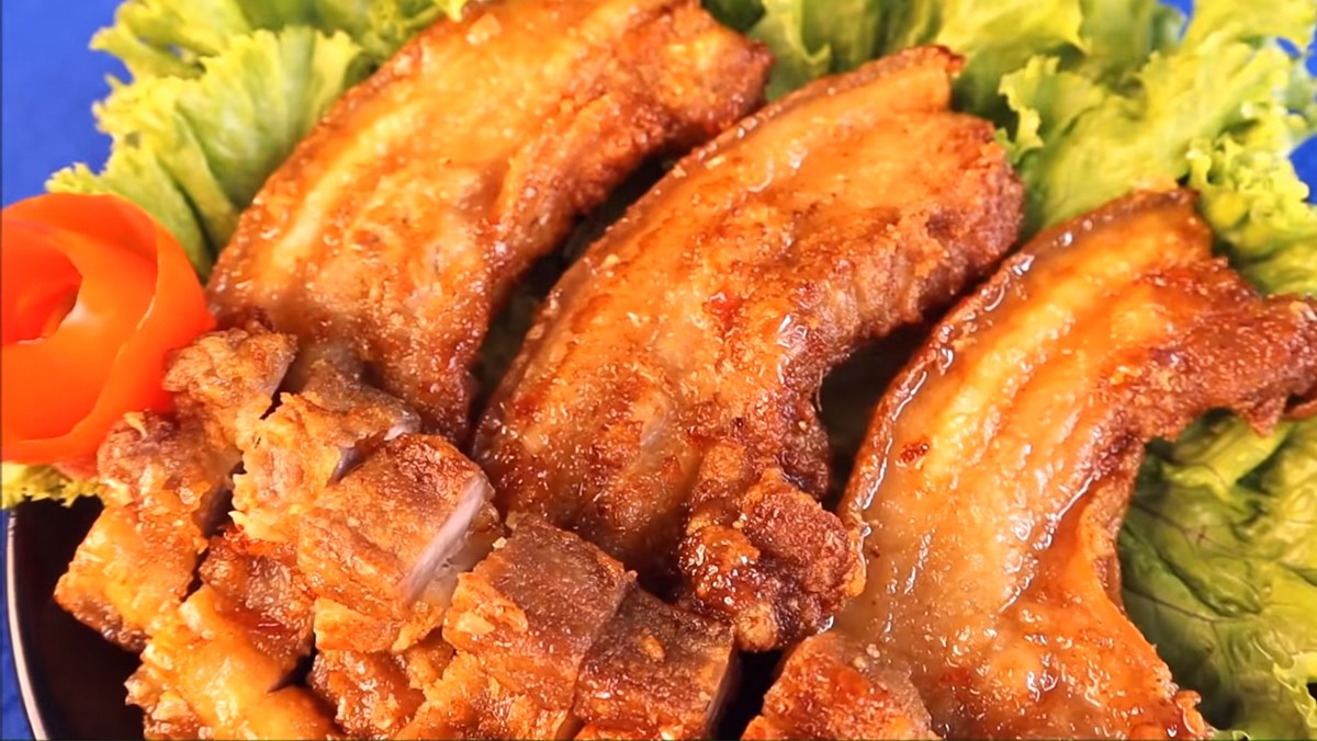 2 cách làm thịt ba rọi chiên nước mắm vô cùng thơm ngon, hấp dẫn