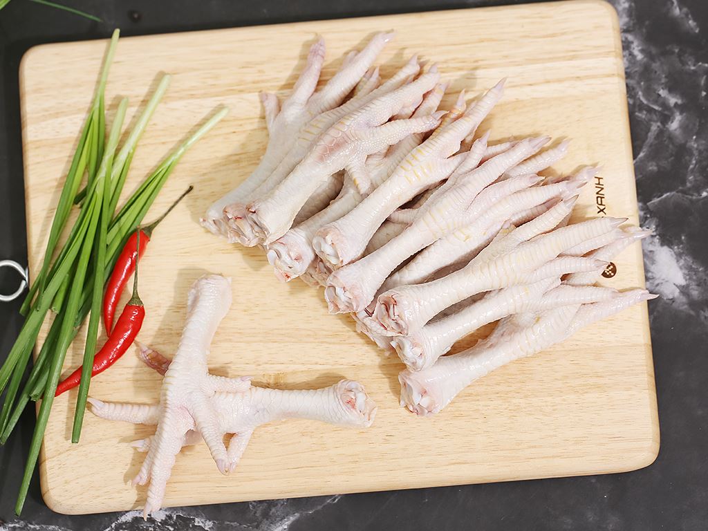 Chân gà C.P khay 500g (10-12 cái) 3