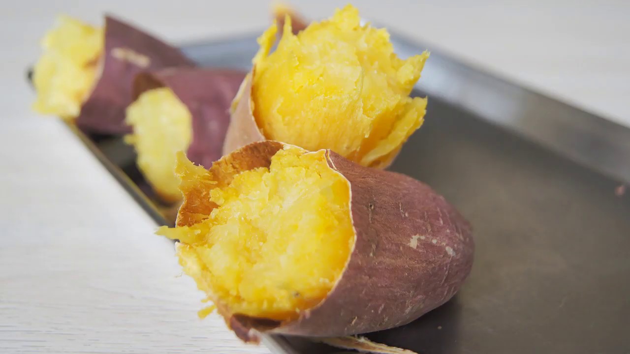 Món Nhật] 2 loại khoai lang Nhật nướng ngon không thể chối từ - YouTube