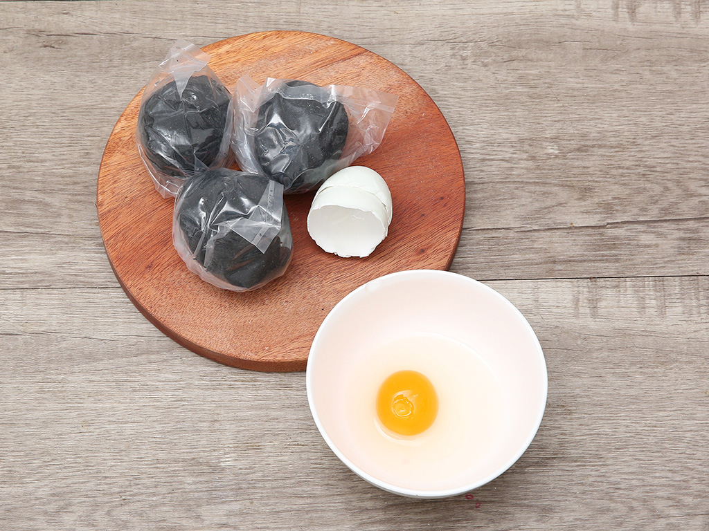 Trứng vịt muối hộp 4 quả (giao ngẫu nhiên thương hiệu) 6