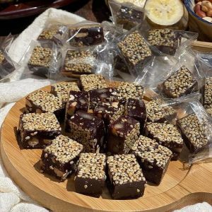 Kẹo chuối mè gừng