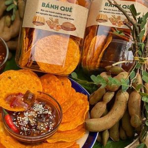 Bánh tráng đỏ chấm me ngào