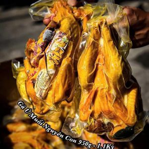 Gà ủ muối nguyên con